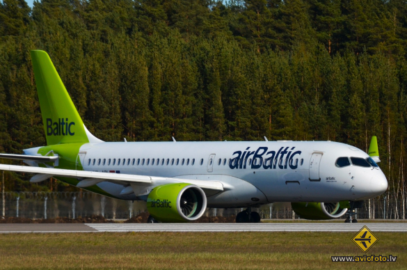 Airbus A220-300